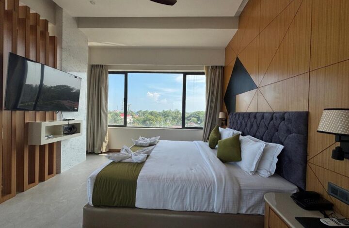 Royal Skyline Suite