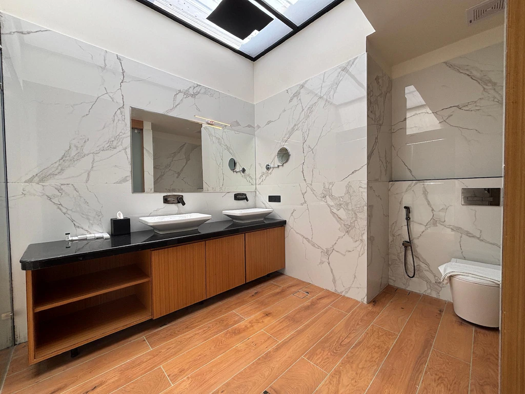 Royal Skyline Suite premium facilities